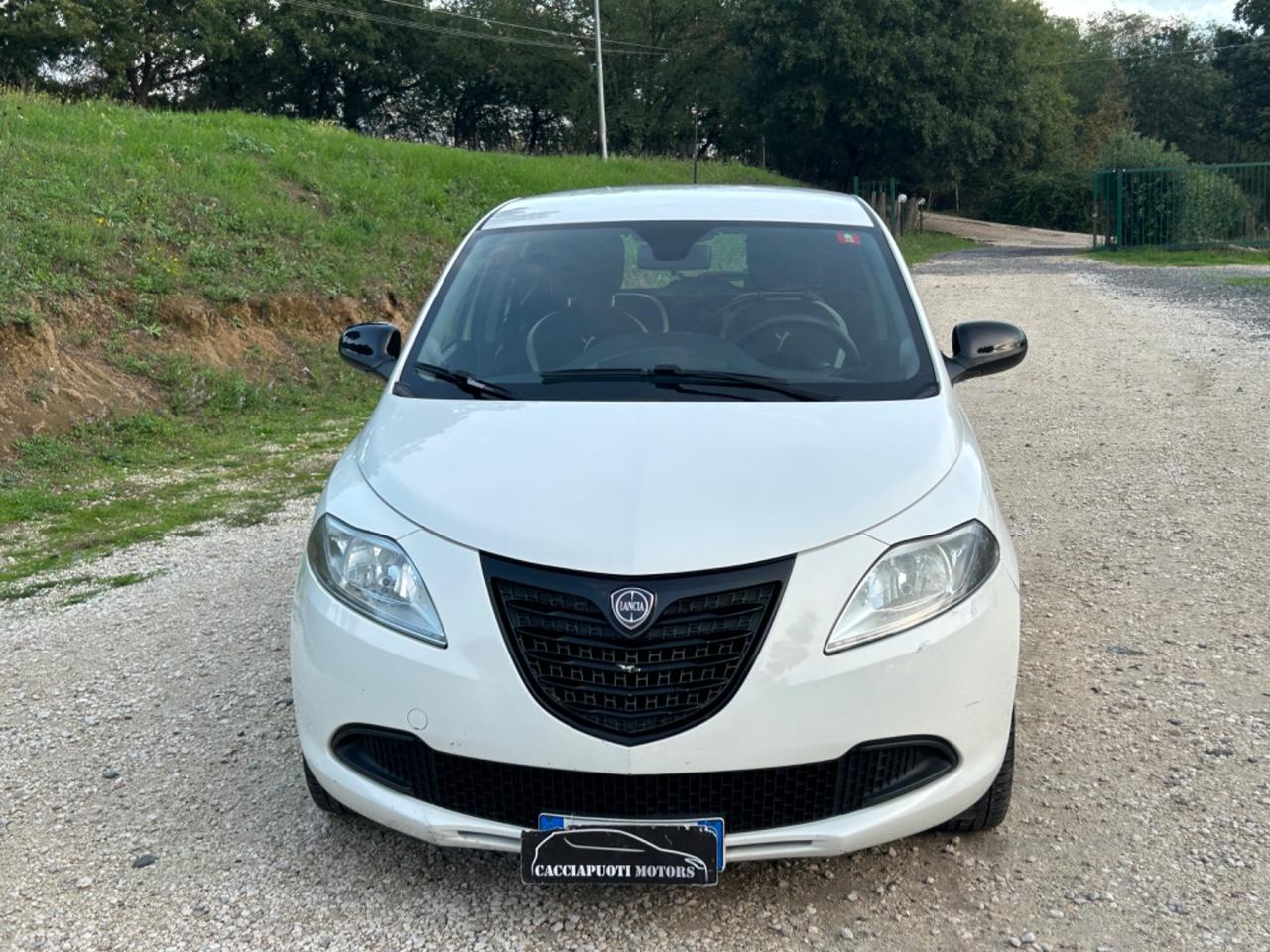 Lancia Ypsilon 1.2 69 CV 5 porte Silver