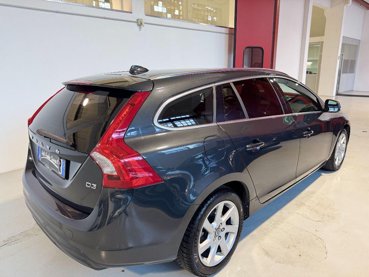 VOLVO - V60 - D3 Geartronic Summum