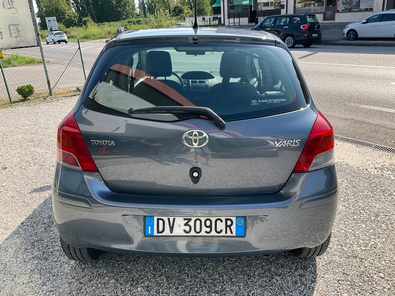 Toyota Yaris 1.0 5 porte Sol