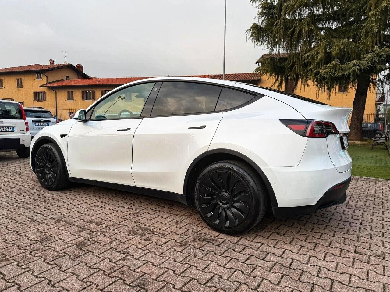 Tesla Model Y Long Range AWD