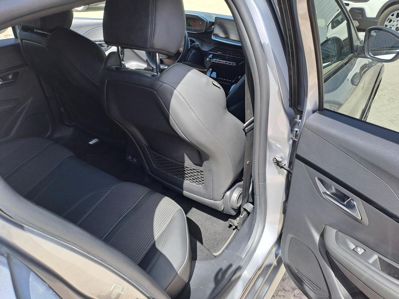 Peugeot 208 PureTech 130 Stop&Start EAT8 5 porte GT