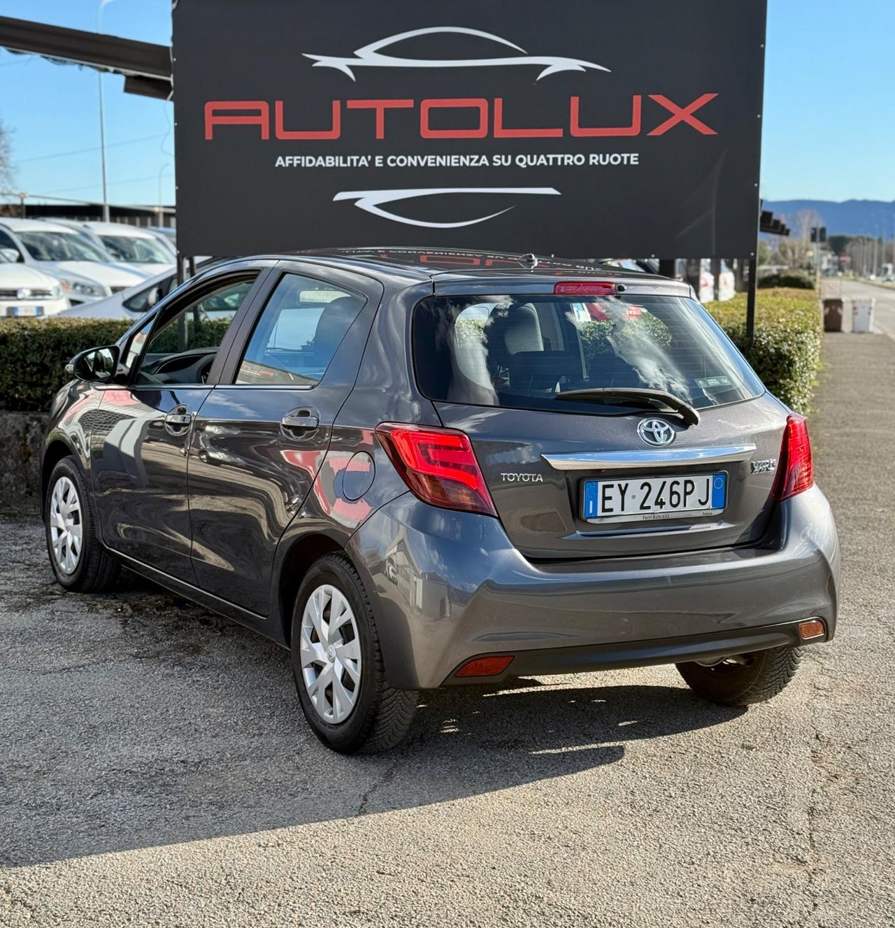 Toyota Yaris 1.0 5 porte Lounge 2015 OK NEOPATENTATI