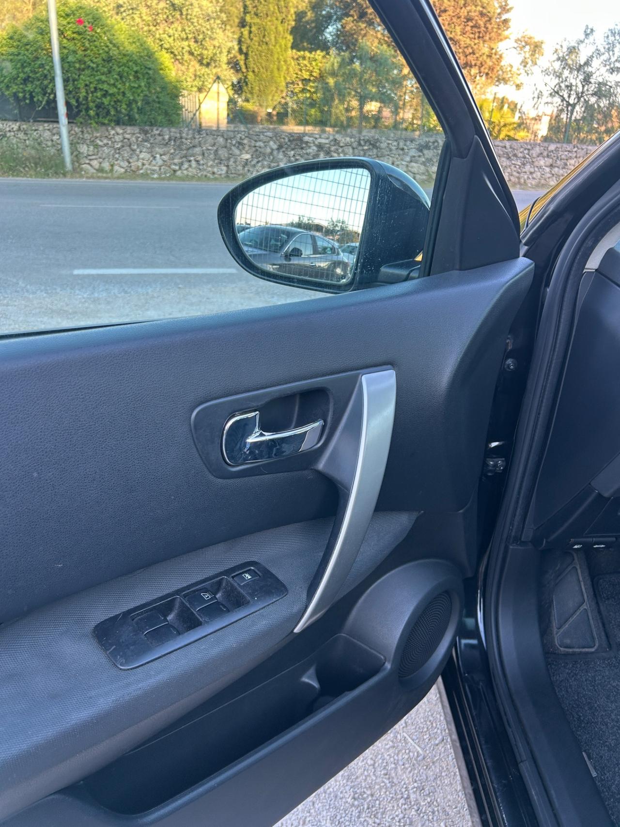 Nissan Qashqai 1.5 dCi 105 cv-2010/CLIMA/NAVI/TETTO
