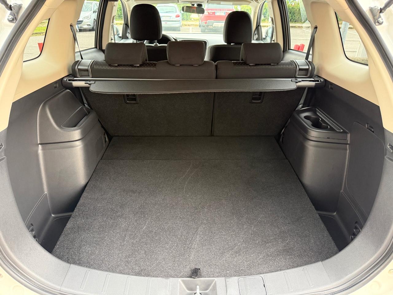 Mitsubishi Outlander 2.2 DI-D 2WD Intense, POCHISSIMI KM