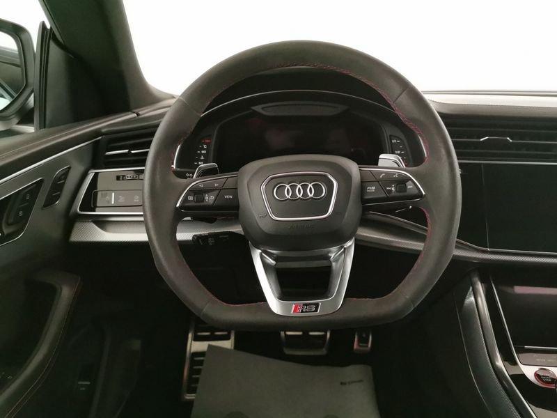 Audi Q8 RS TFSI V8 quattro tiptronic