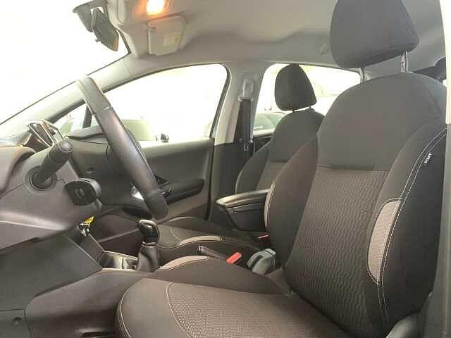 Peugeot 208 PureTech 82 5 porte Allure