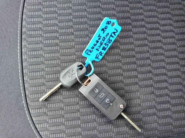 PEUGEOT 208 1.2 PureTech UNICO PROPRIETARIO