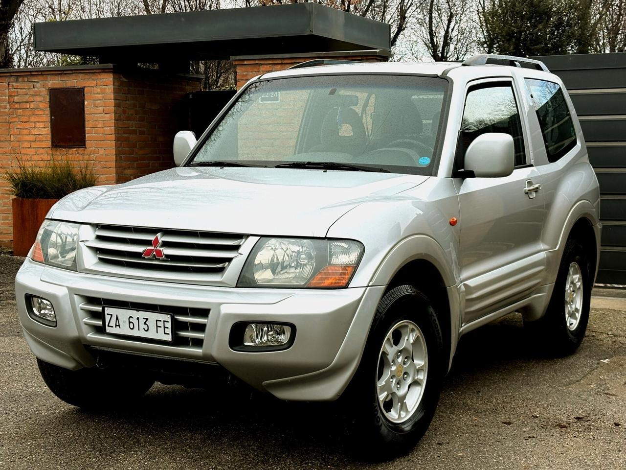 MITSUBISHI PAJERO 2.5D 4x4-Gancio-Trattabile-2002