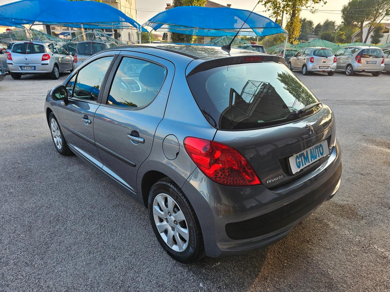 Peugeot 207 1.4 8V 75CV 5p. GPL