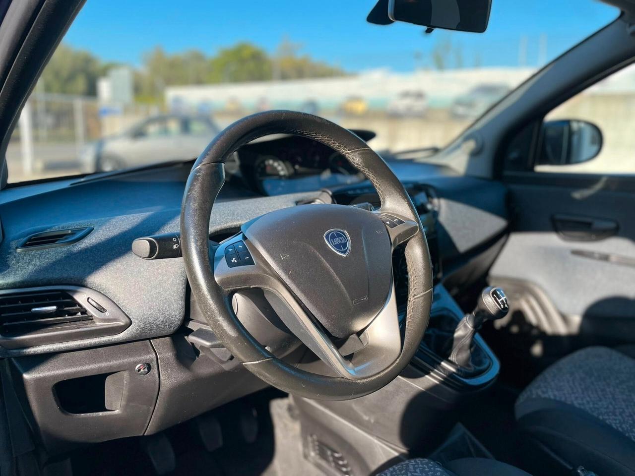 Lancia Ypsilon 1.3 MJT 16V 95 CV 5 porte S&S Platinum EURO 6