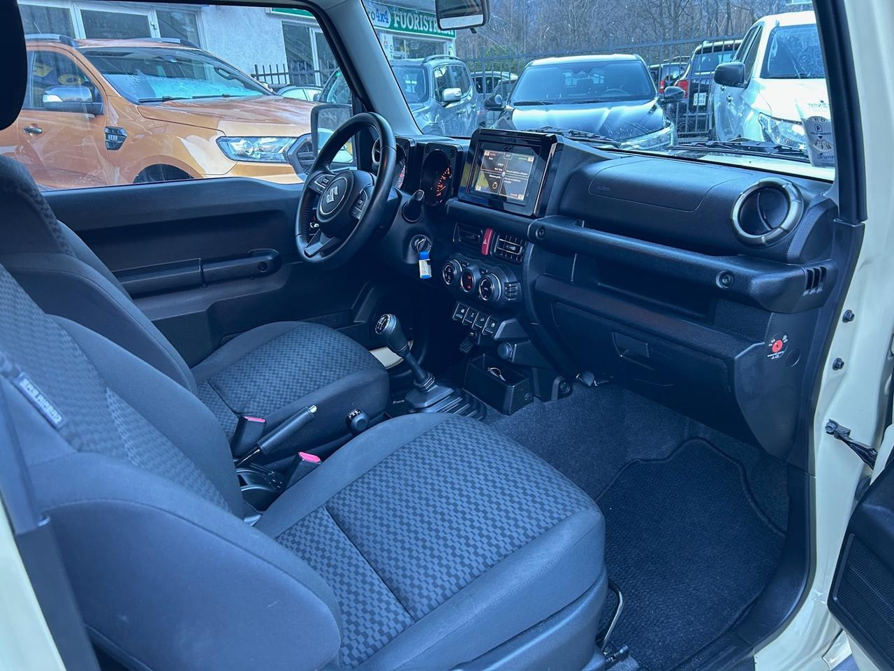 Suzuki Jimny 1.5 5MT Top