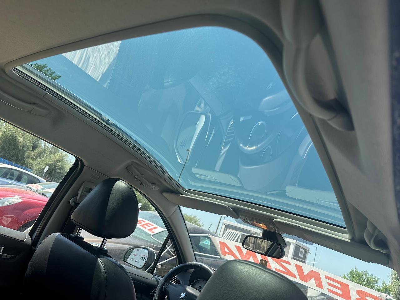 Peugeot 207 1.4 benzina 2011