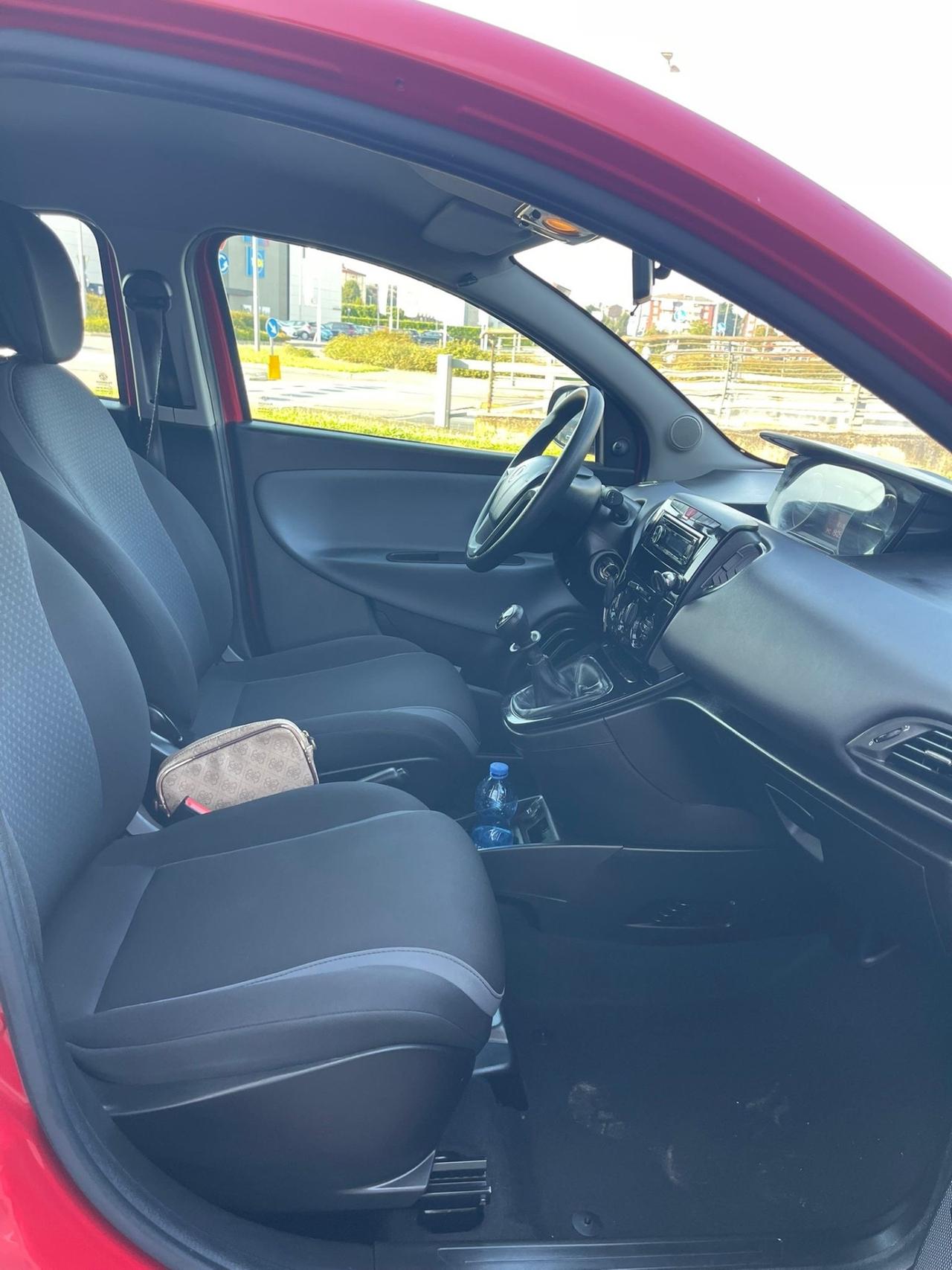 Lancia Ypsilon 1.2 69 CV 5 porte Platinum