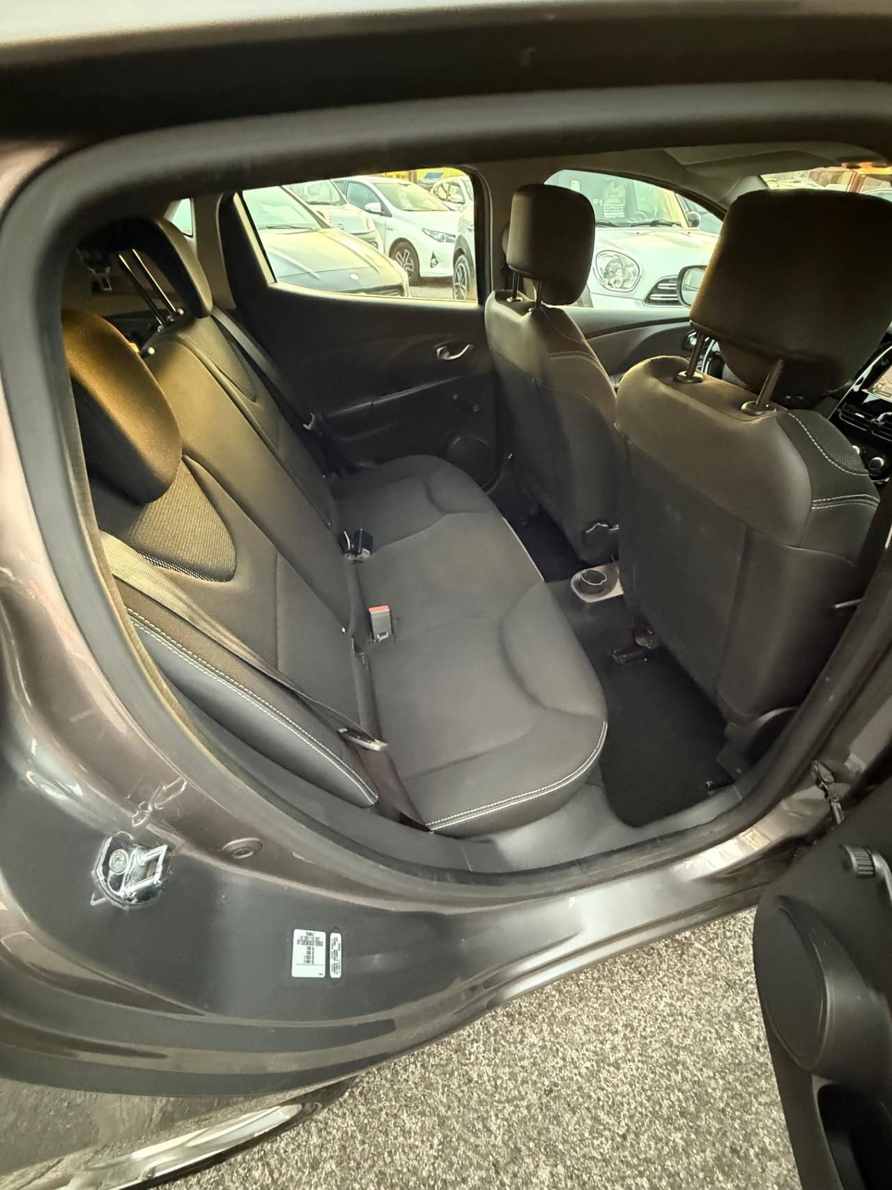 Clio 1.2 75CV -unipro-rate-neopatentati-garanzia