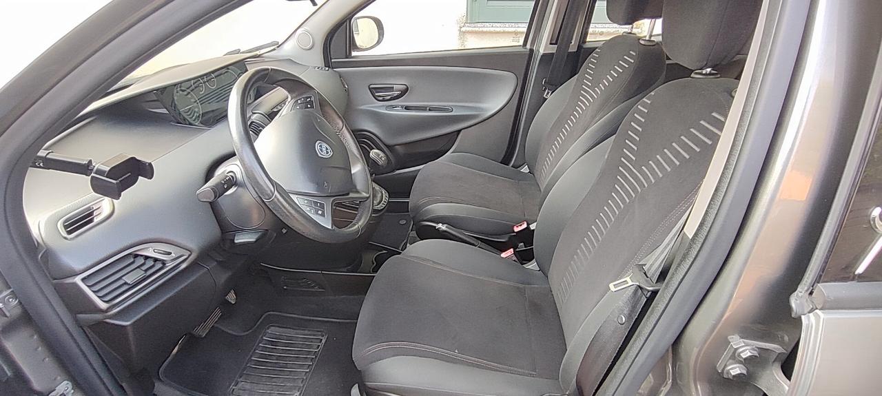 Lancia Ypsilon 0.9 TwinAir 85 CV 5 porte S&S DFN Gold