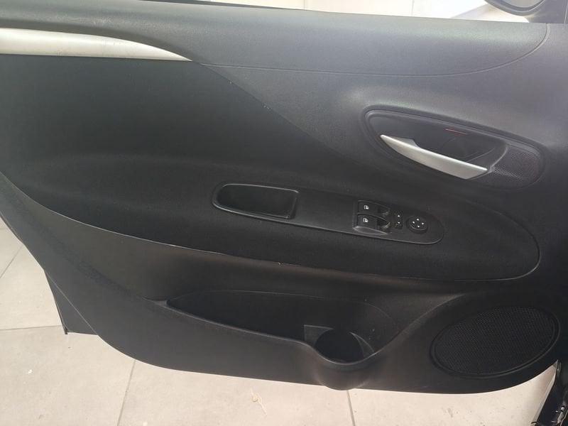 FIAT Grande Punto Punto 5p 1.4 natural power Actual 77cv