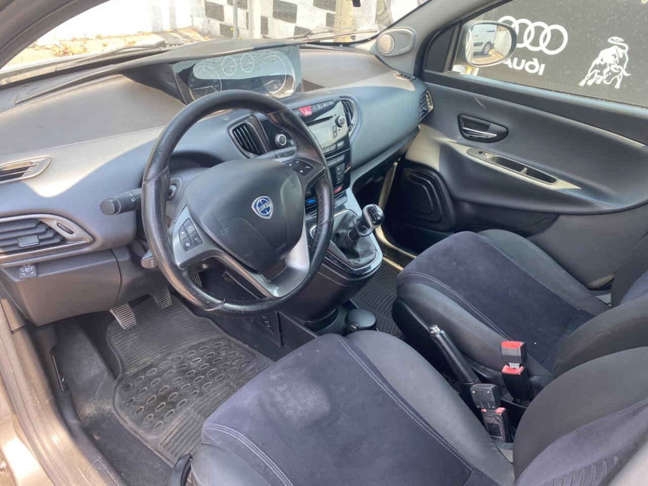 Lancia Ypsilon Oro