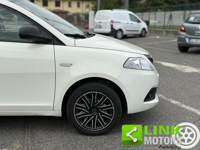 LANCIA Ypsilon elefantino blu