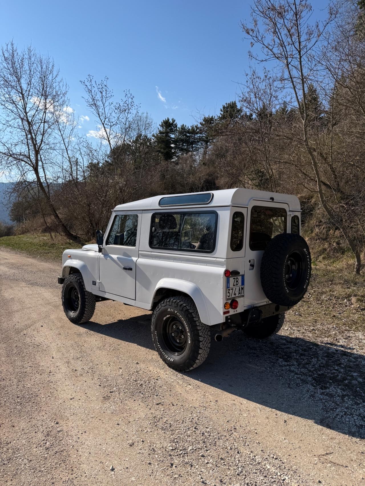 Land Rover Defender 90 2.4 TD4 Station Wagon SE N1