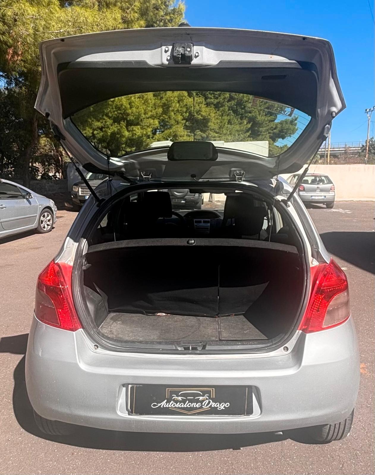 Toyota Yaris 1.0 5 porte