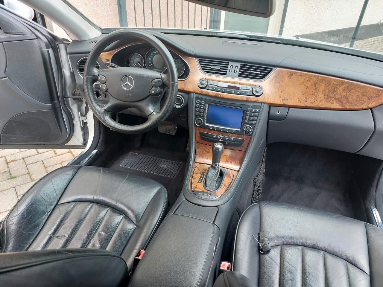 Mercedes-Benz CLS 350 V6 272CV SPORT AMG NAVY TEL.!!!!