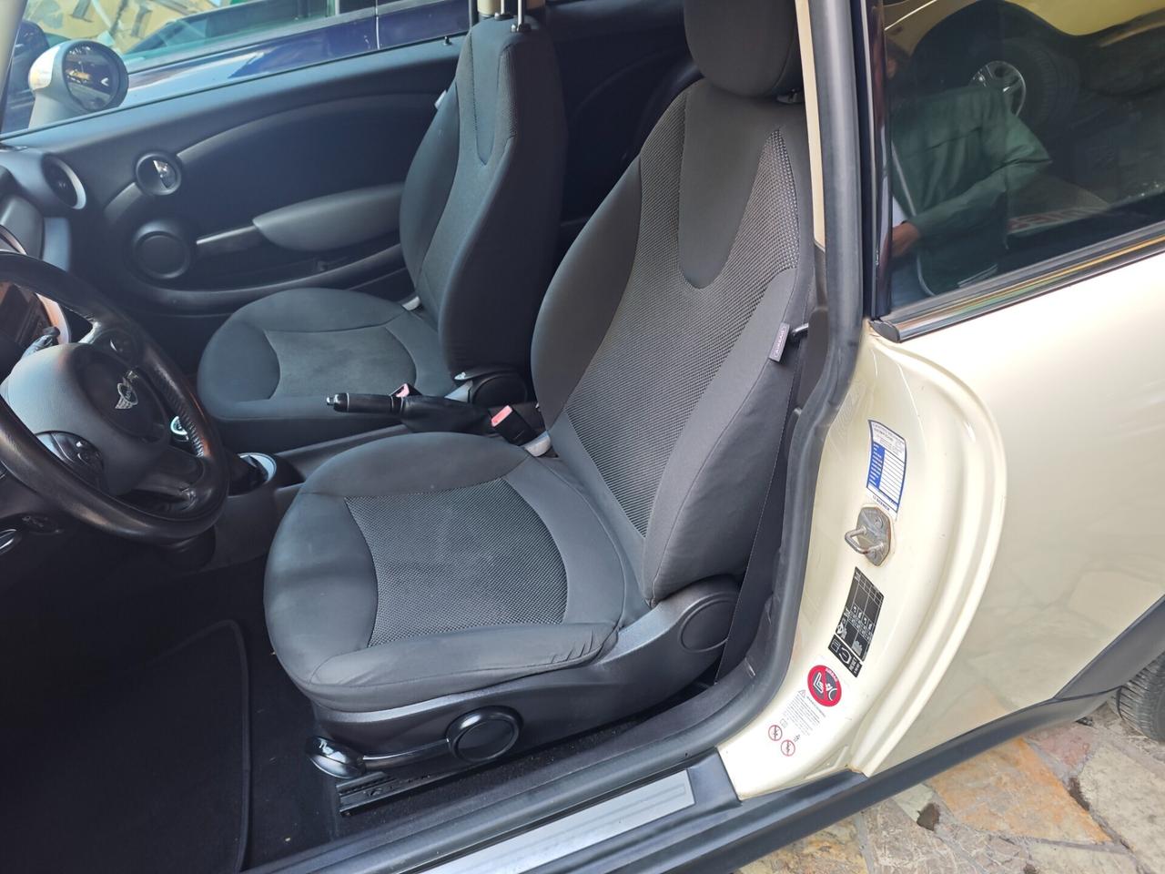 Mini 1.6 16V One (55kW)