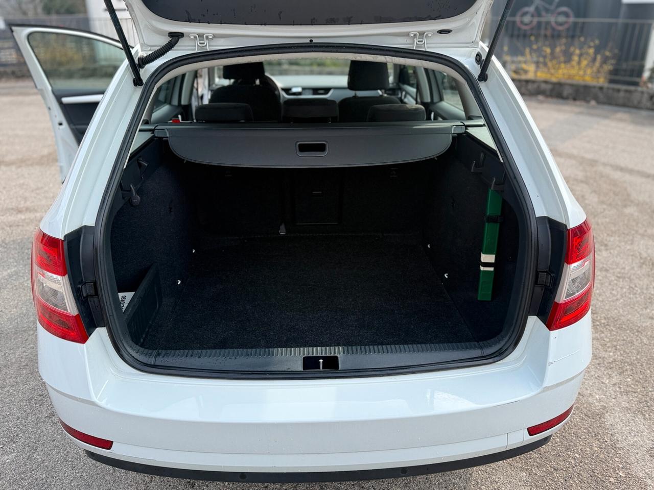 Skoda Octavia 1.6 TDI CR 115 CV DSG Wagon Executive