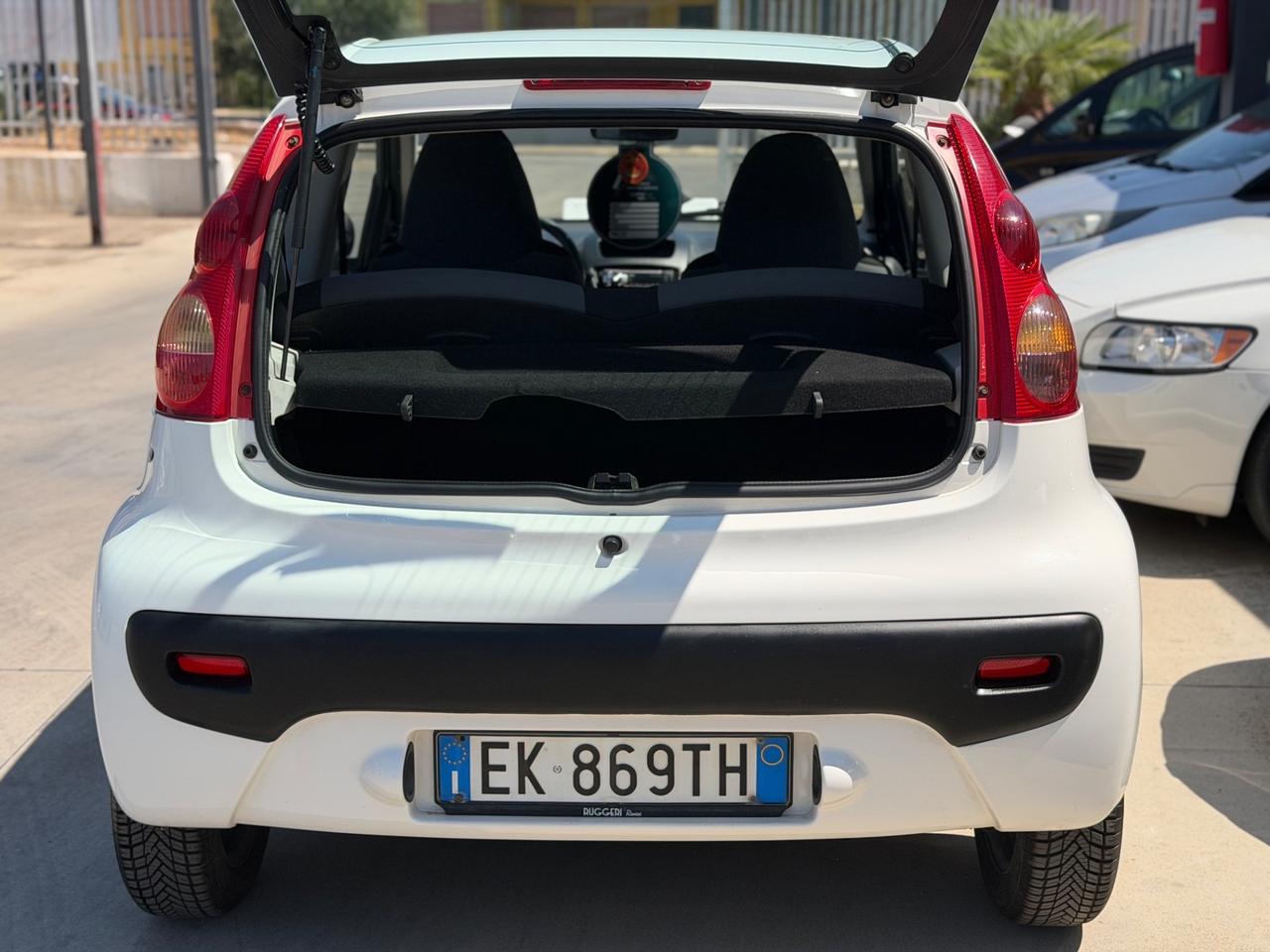 Peugeot 107 1.0 BENZINA 2012 - CLIMA, SERVOSTERZO