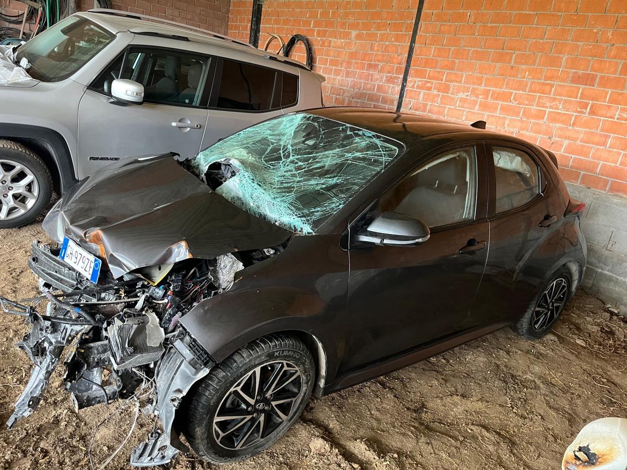 Toyota Yaris 1.0 BENZINA 2022 38MILA KM INCIDENTATA