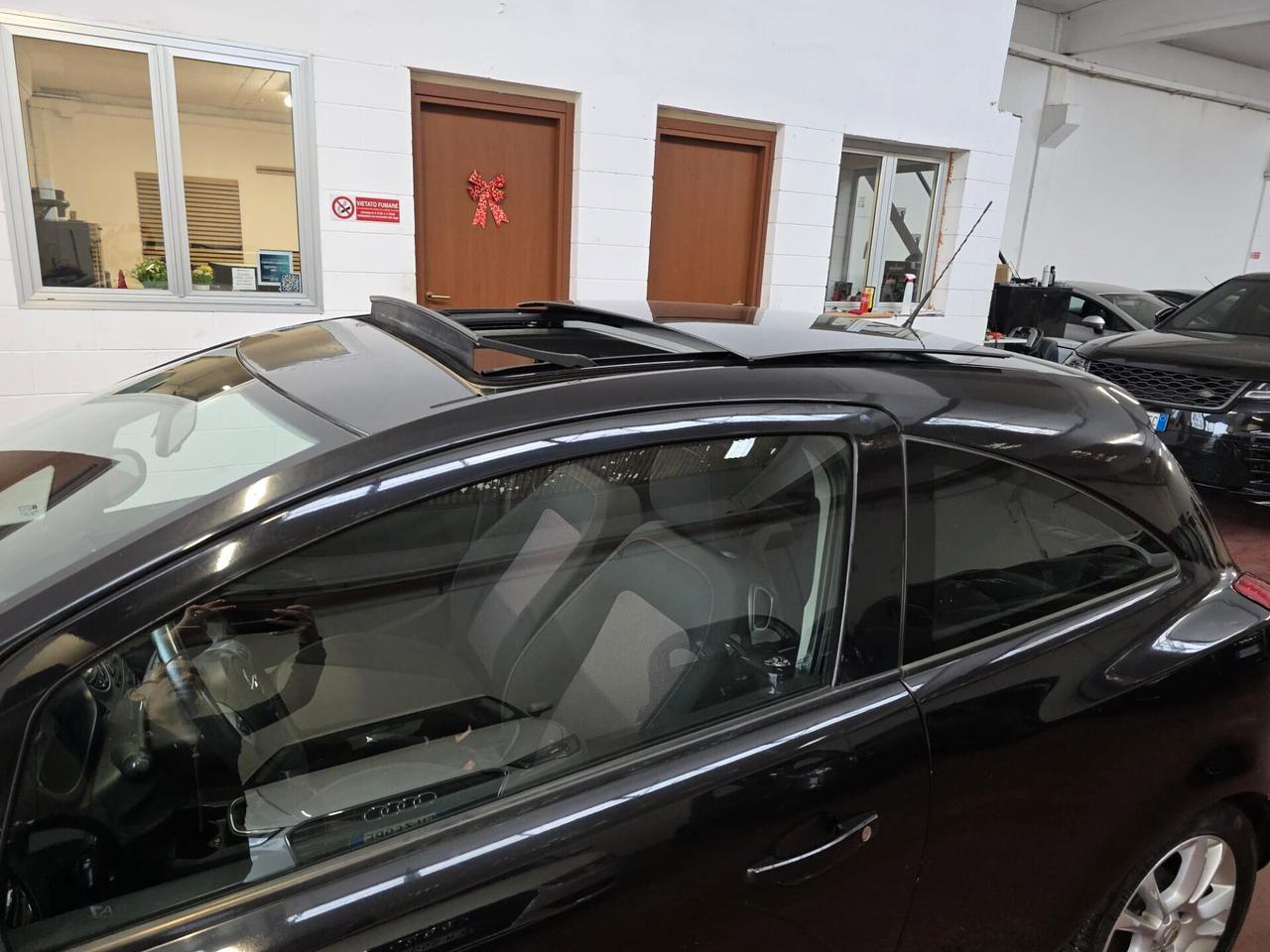 Opel Corsa 1.2 3 porte Sport benzina neopat