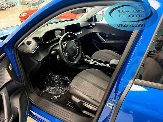 Peugeot 2008 motore elettrico 136 CV Allure Pack