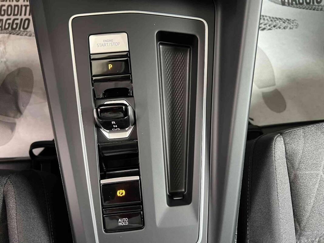 Volkswagen Golf 1.5 etsi Life 115cv dsg