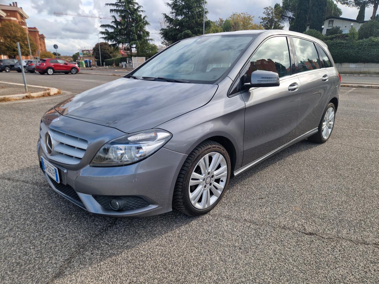 Mercedes-benz B 180 Premium Distribuzione fatta
