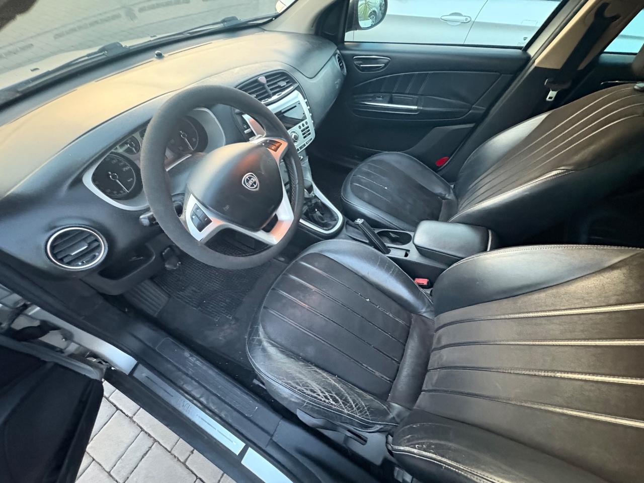 Lancia Delta 1.6 MJT DPF Oro