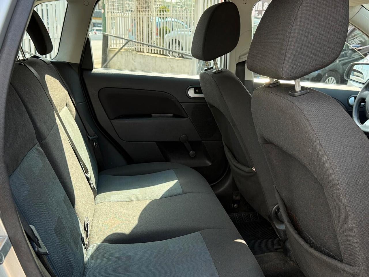 FORD FIESTA 1.4 TDCi 5p. GHIA 70CV