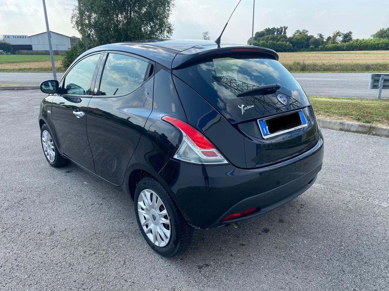 Lancia Ypsilon 1.2 69 CV 5 porte GPL Ecochic Silver