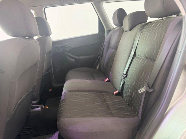 FORD Focus 1.6i 16V cat SW Ghia