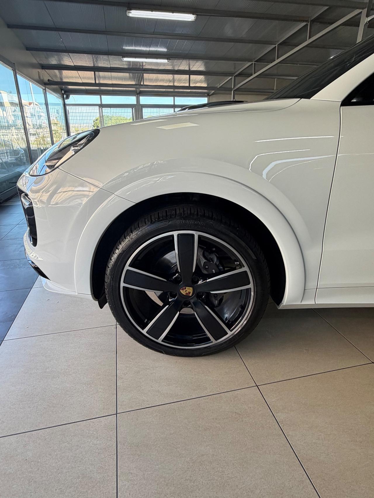 Porsche Cayenne 3.0 COUPE V6 340 KM71.000