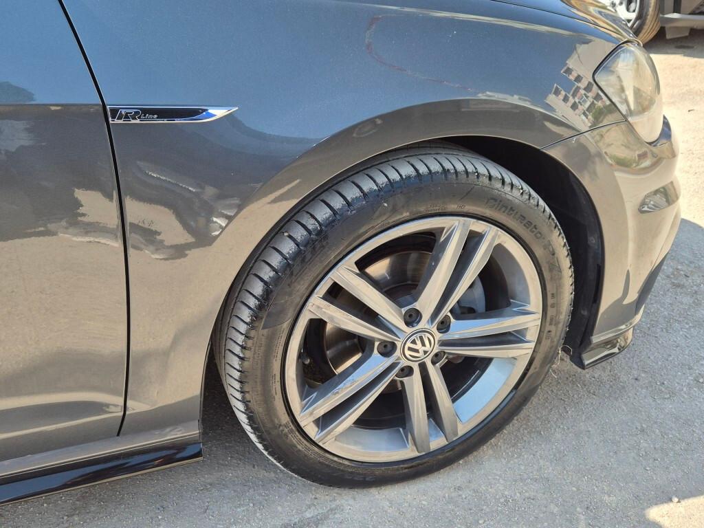 Volkswagen Golf R-LINE 7.5 2.0 TDI DSG 5p