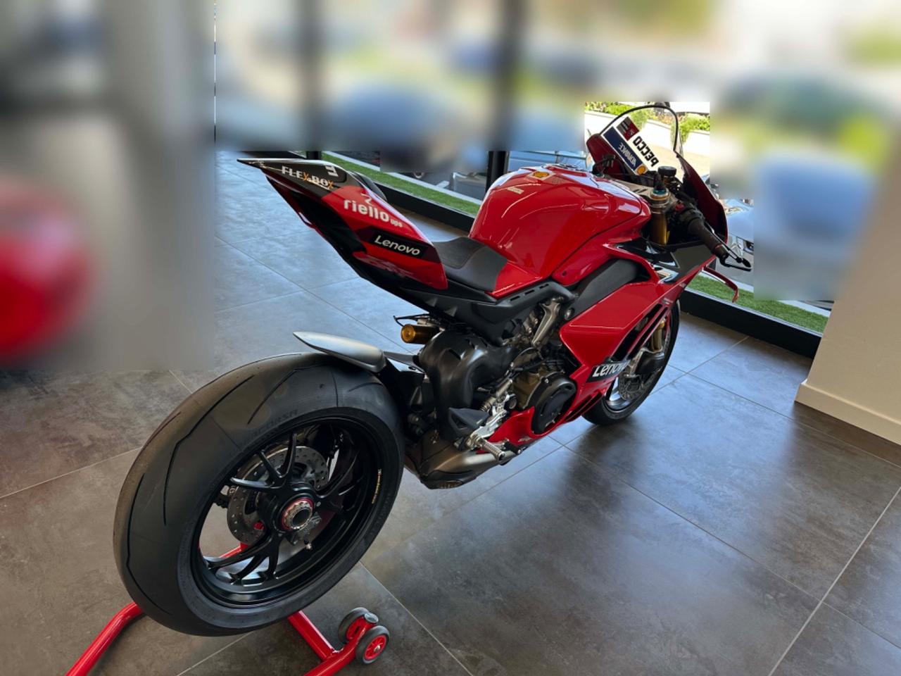 Ducati Panigale V4 BAGNAIA 2022 World Champion Replica - n. 37 di 260