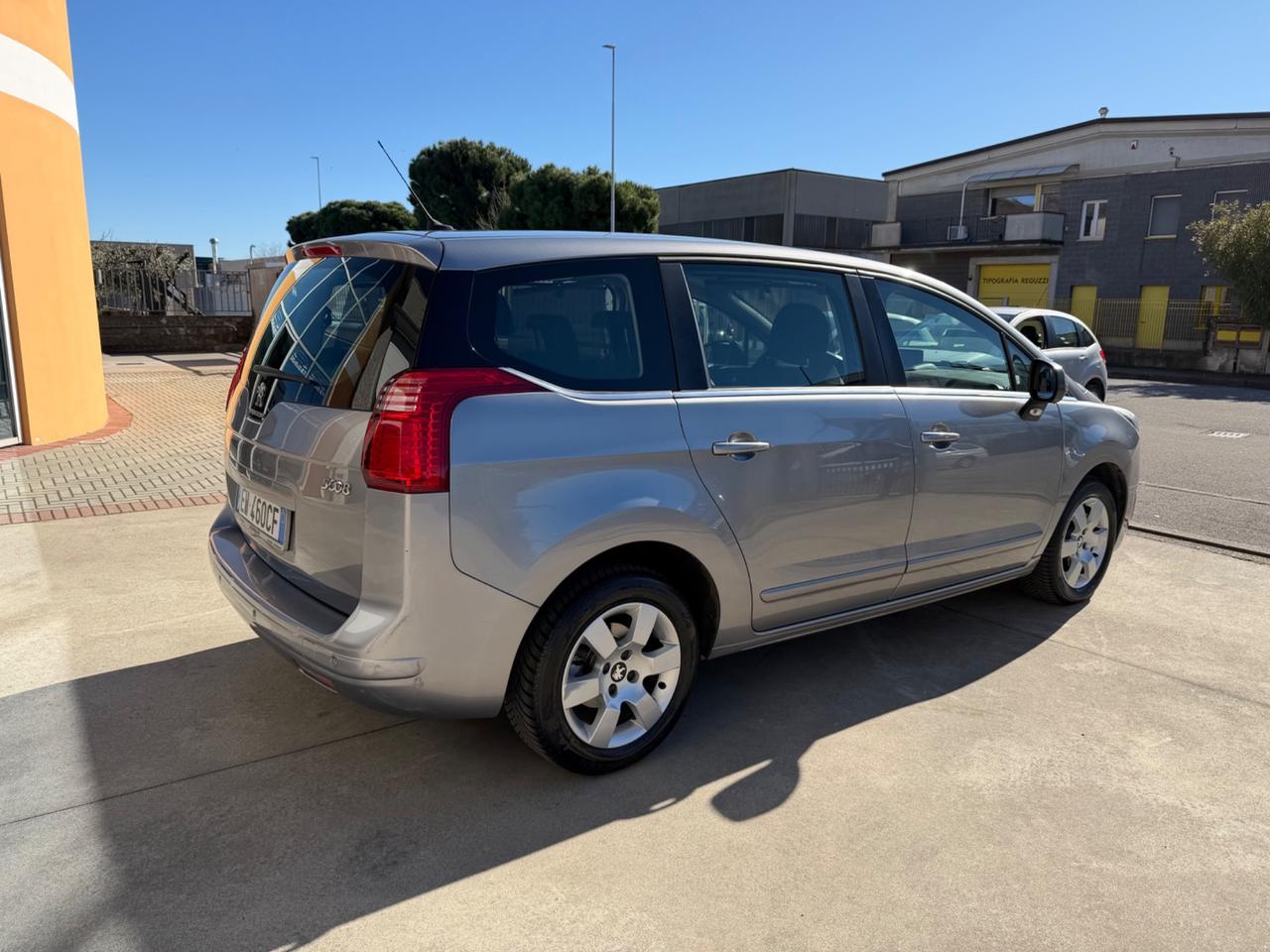 Peugeot 5008 1.6 HDi 115CV Business