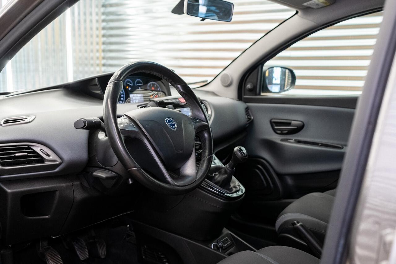 Lancia Ypsilon 1.3 MJT 95 CV Platinum PERMUTA