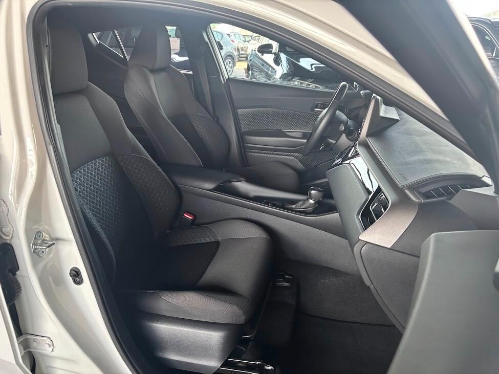 Toyota C-HR 1.8 Hybrid E-CVT Business