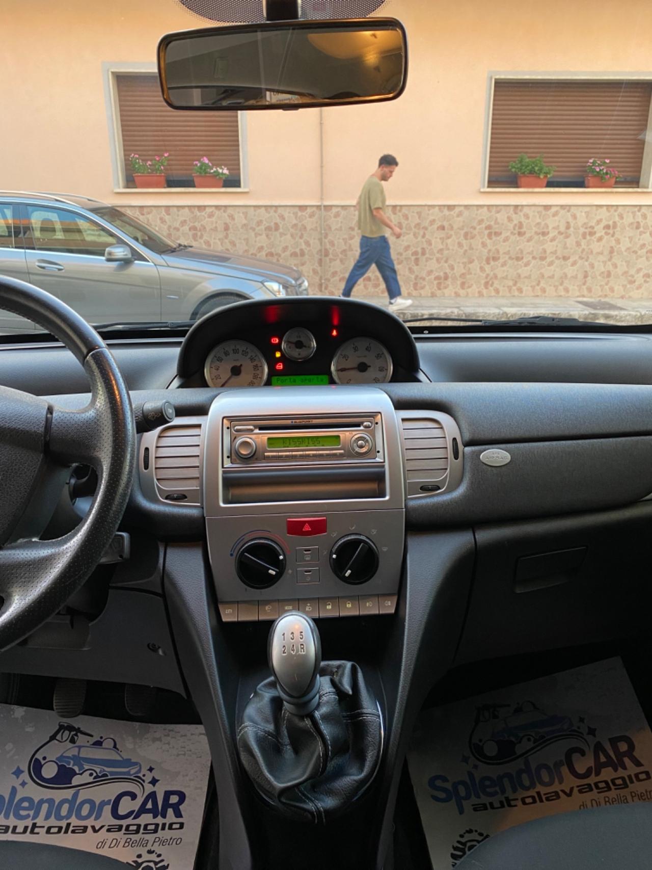 Lancia Ypsilon 1.2 Platino