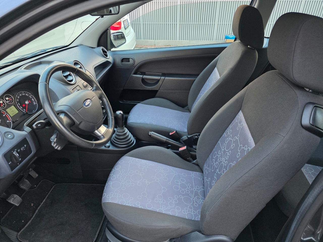 Ford Fiesta 1.4 TDCi 68CV 3 porte Titanium