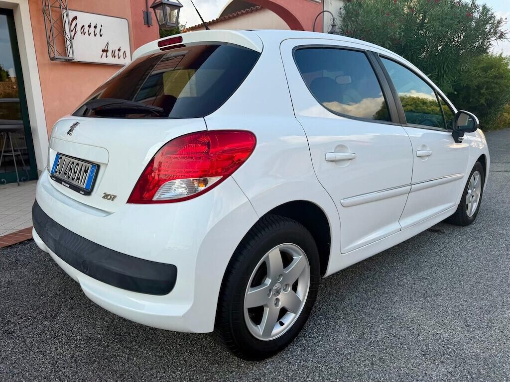 Peugeot 207 1.4 HDi 70CV 5p. Allure