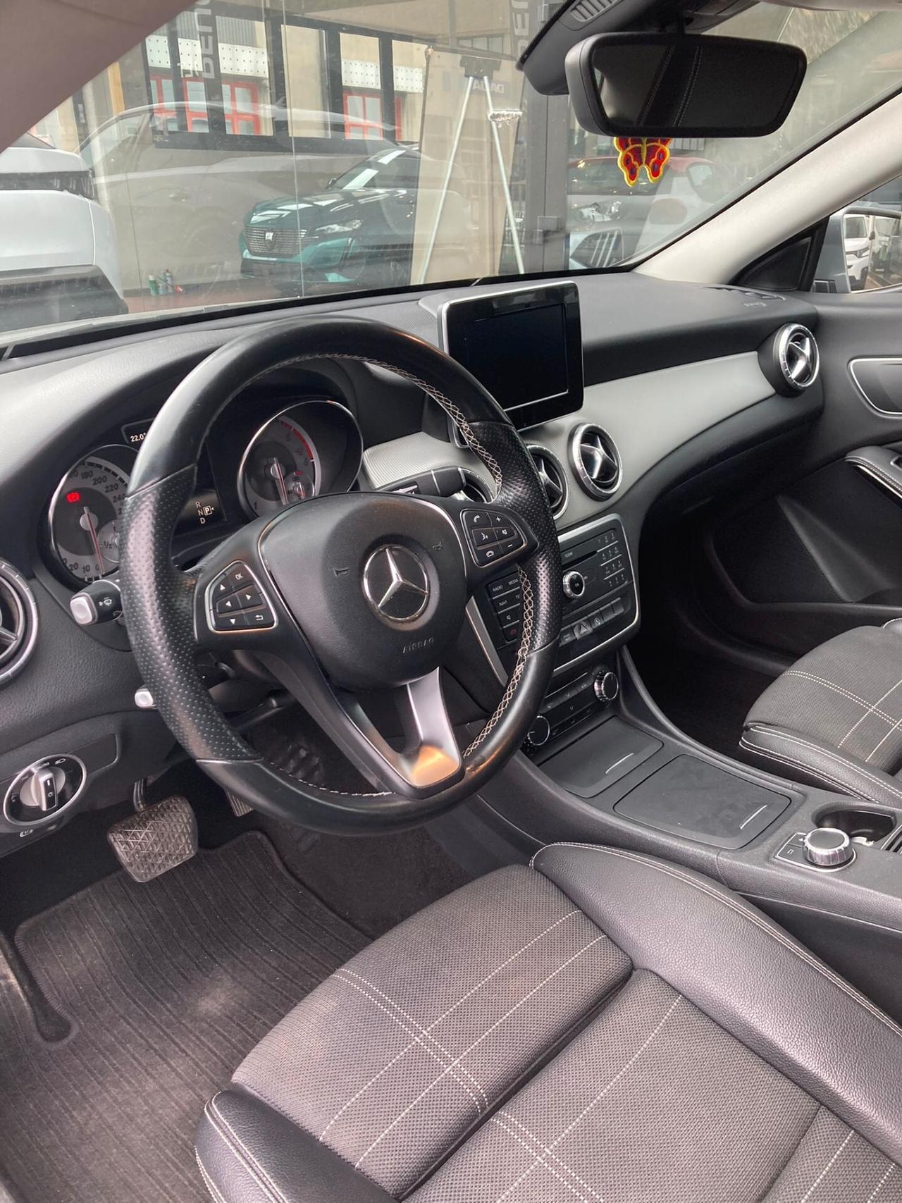 Mercedes-benz A 180 A 180 d Automatic Sport