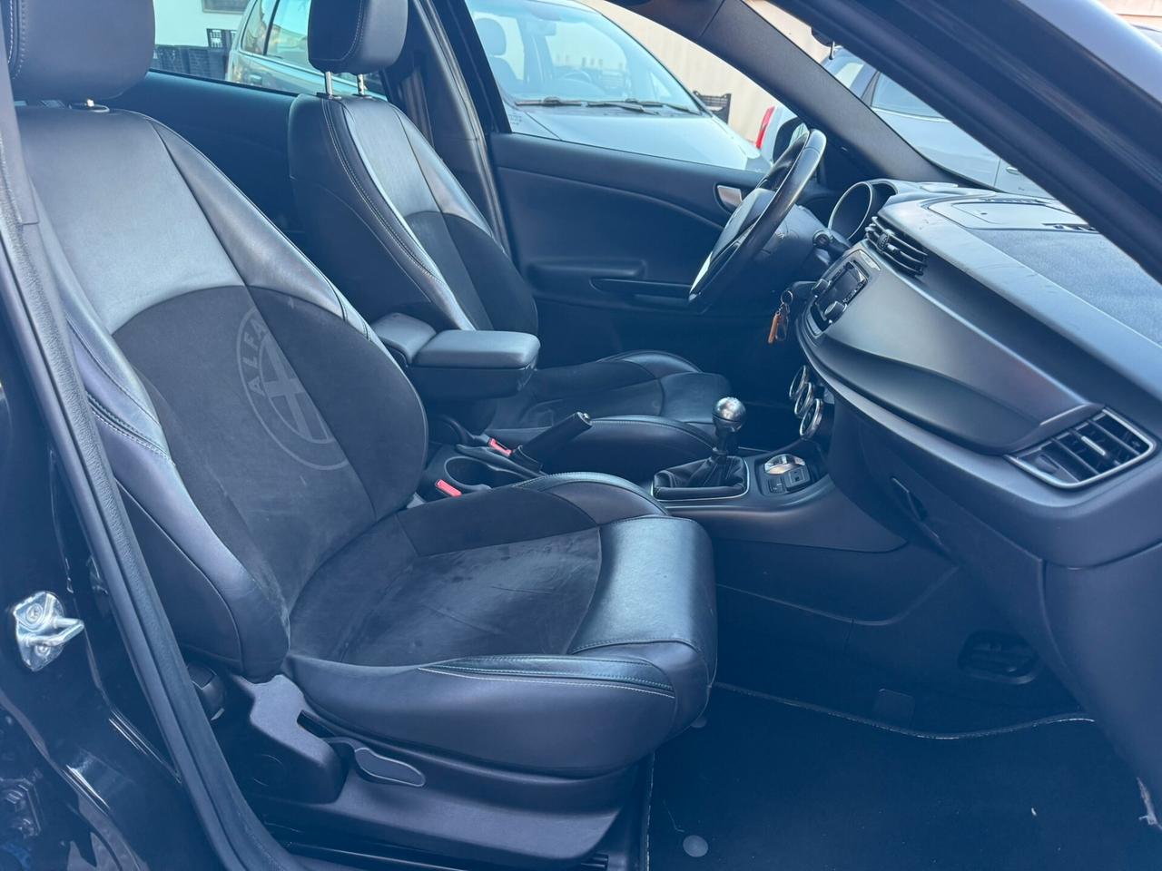 Alfa Romeo Giulietta 1.6 JTDm-2 120 CV QV-Line