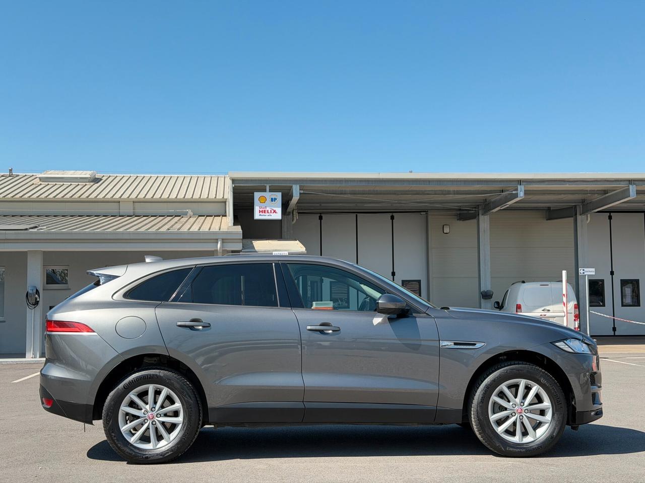 Jaguar F-Pace 2.0 D 180 CV AWD