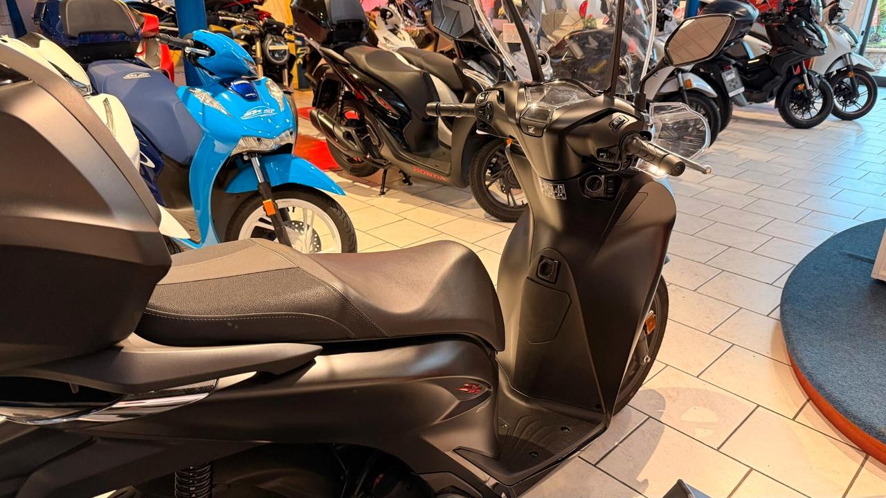 Honda SH 150 SPORT